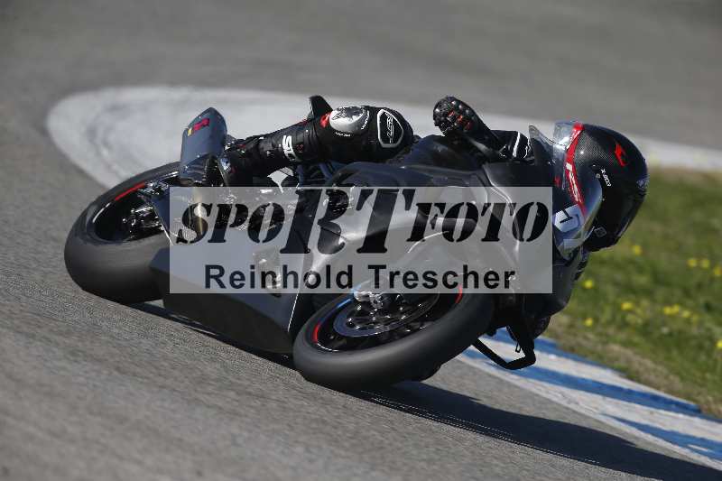 /Archiv-2024/01 26.-28.01.2024 Moto Center Thun Jerez/Gruppe schwarz-black/57